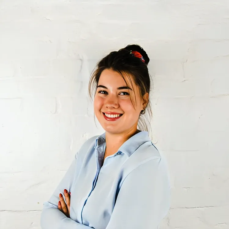 Isabell Ouart, Mitarbeiterin